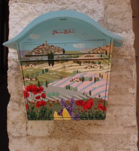 Schránka so symbolmi Provence